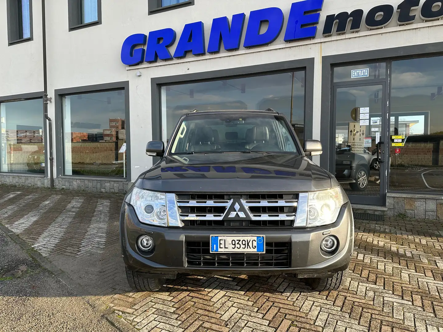 Mitsubishi Pajero Pajero IV 2007 3.2 cr Instyle 200cv 3p auto Grijs - 2