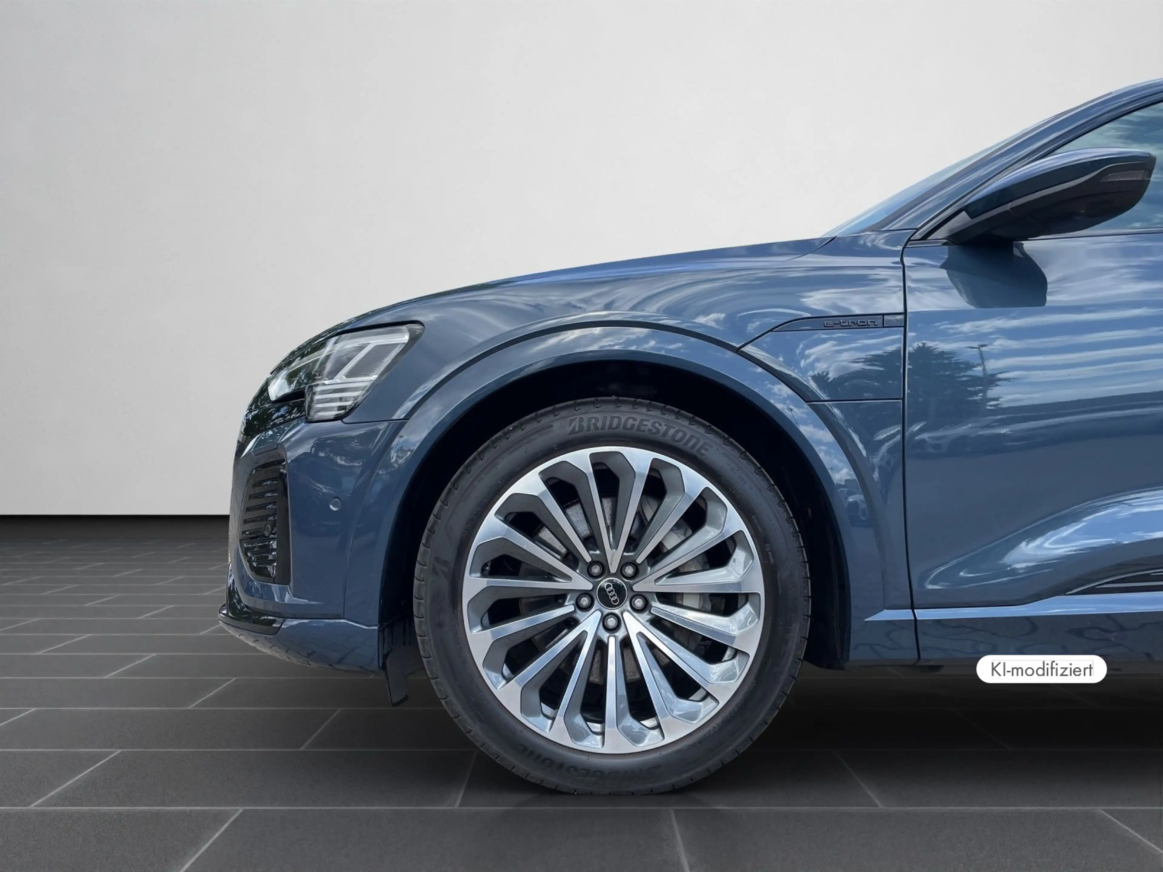 Audi Q8 e-tron S line 55 e-tron quattro B&O — photo 8