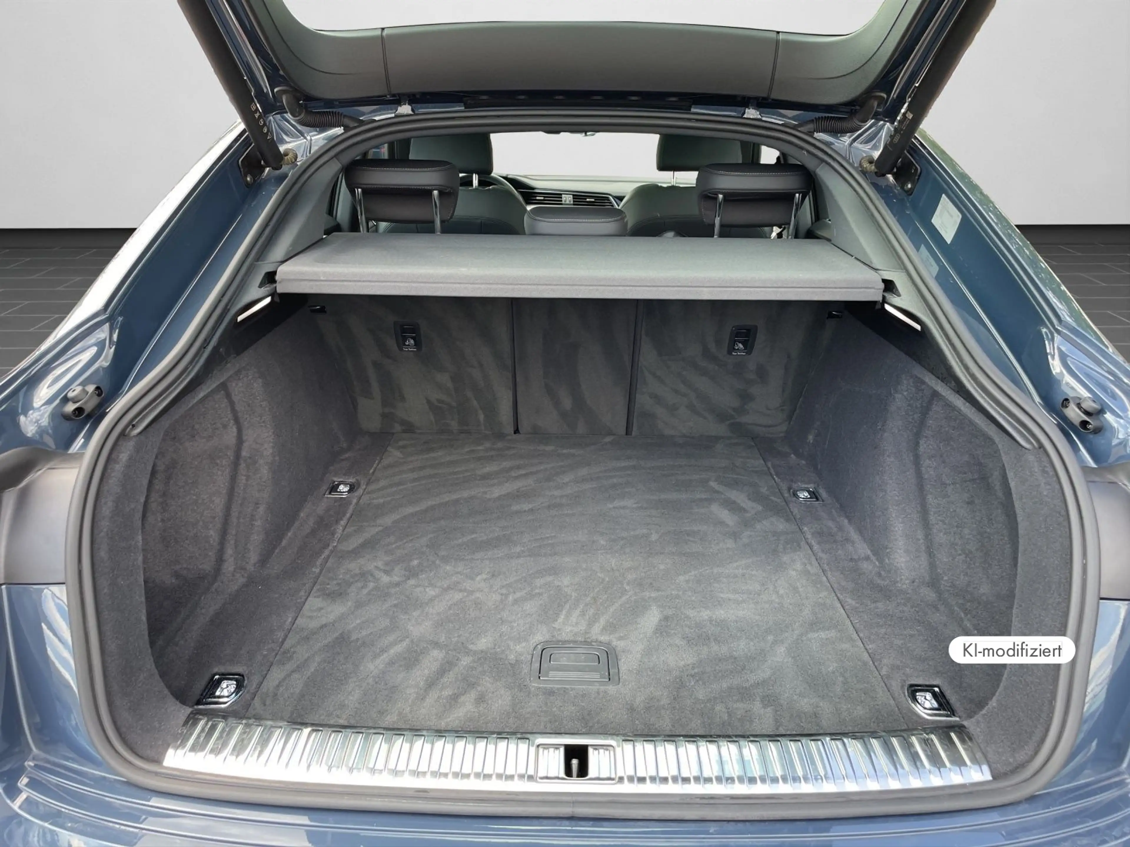 Audi Q8 e-tron S line 55 e-tron quattro B&O — photo 15