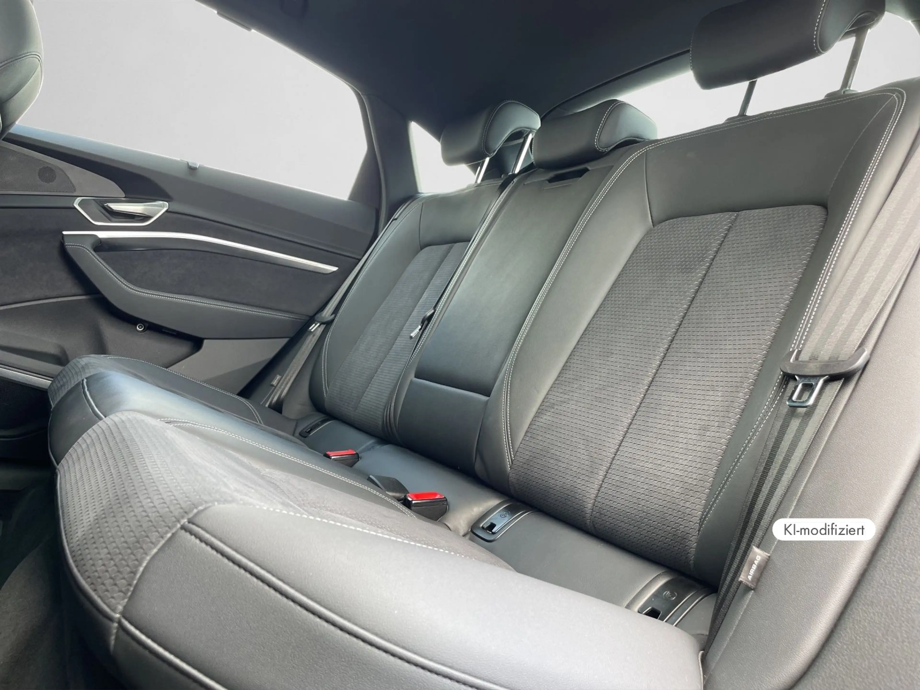 Audi Q8 e-tron S line 55 e-tron quattro B&O — photo 14