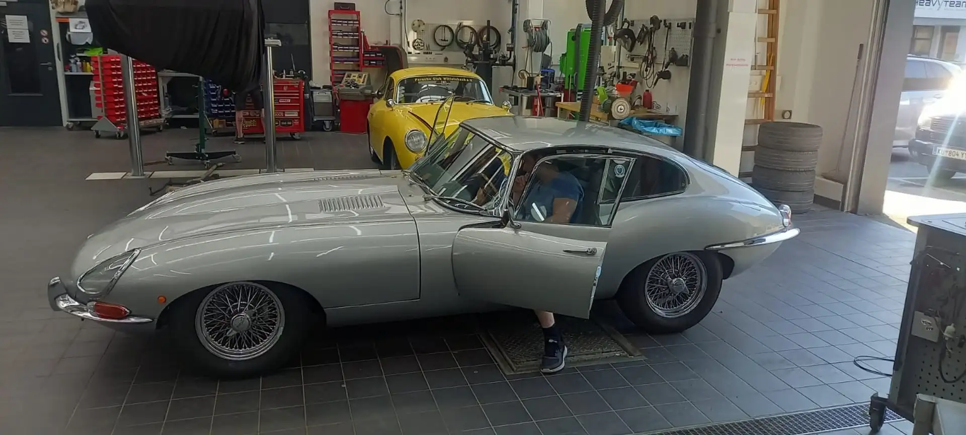 Jaguar E-Type Matching Numbers Silber - 1
