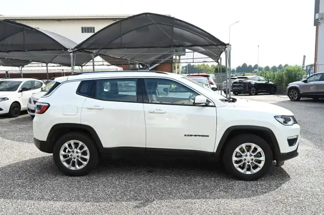Jeep Compass view 4