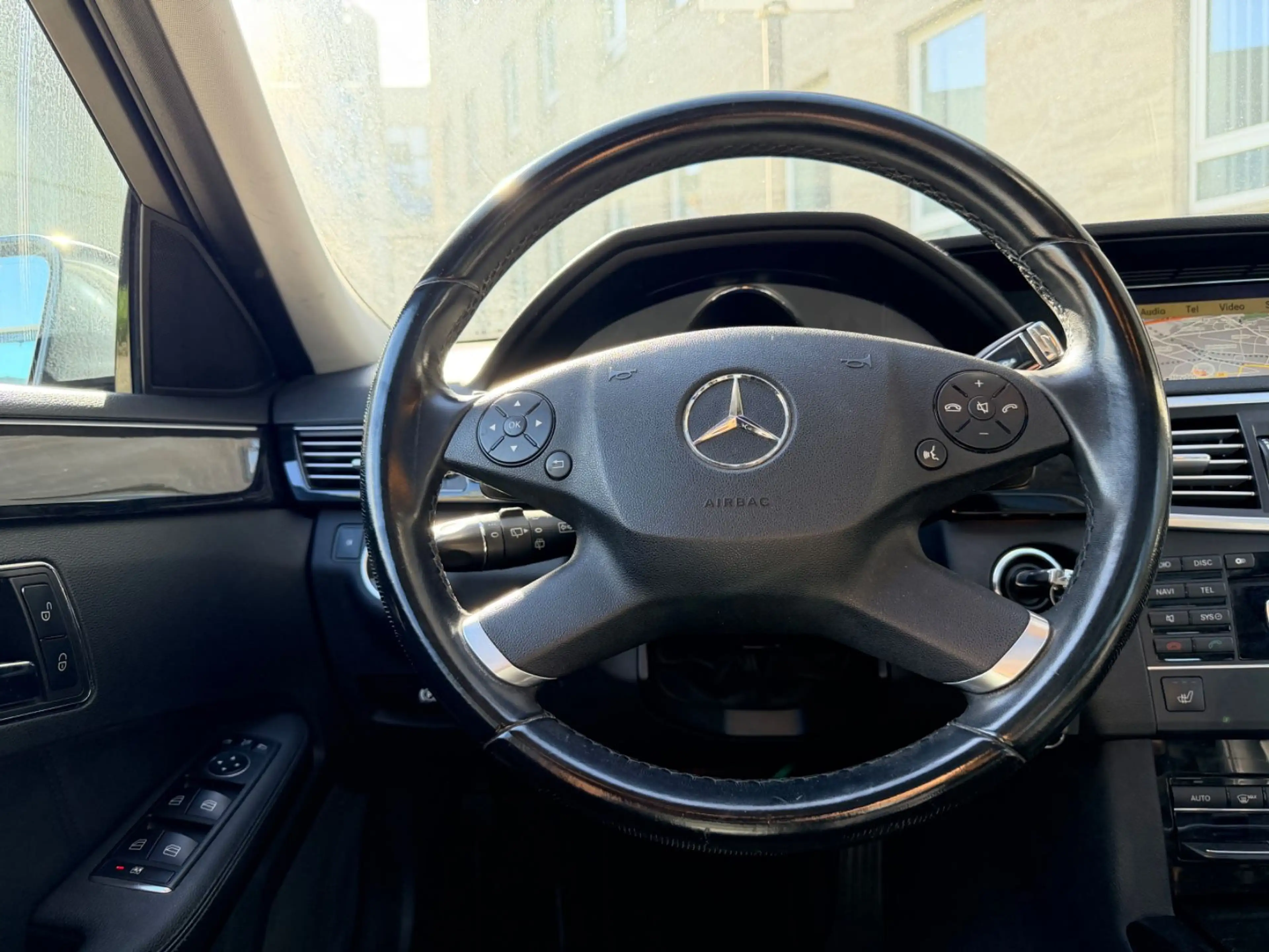 Mercedes-Benz E 300 CDI T BlueEfficiency Xenon Pano Navi Lede — photo 24