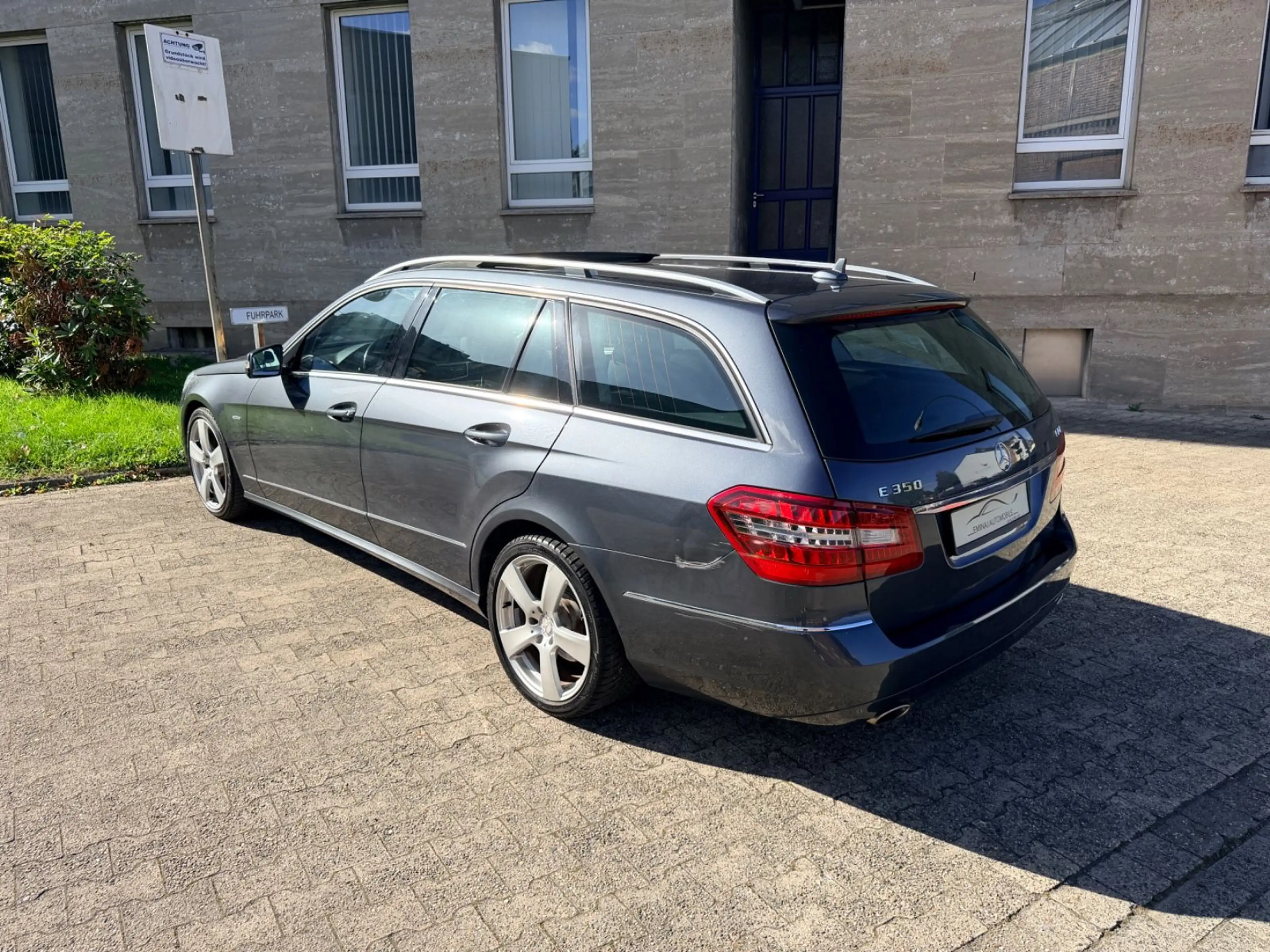 Mercedes-Benz E 300 CDI T BlueEfficiency Xenon Pano Navi Lede — photo 6