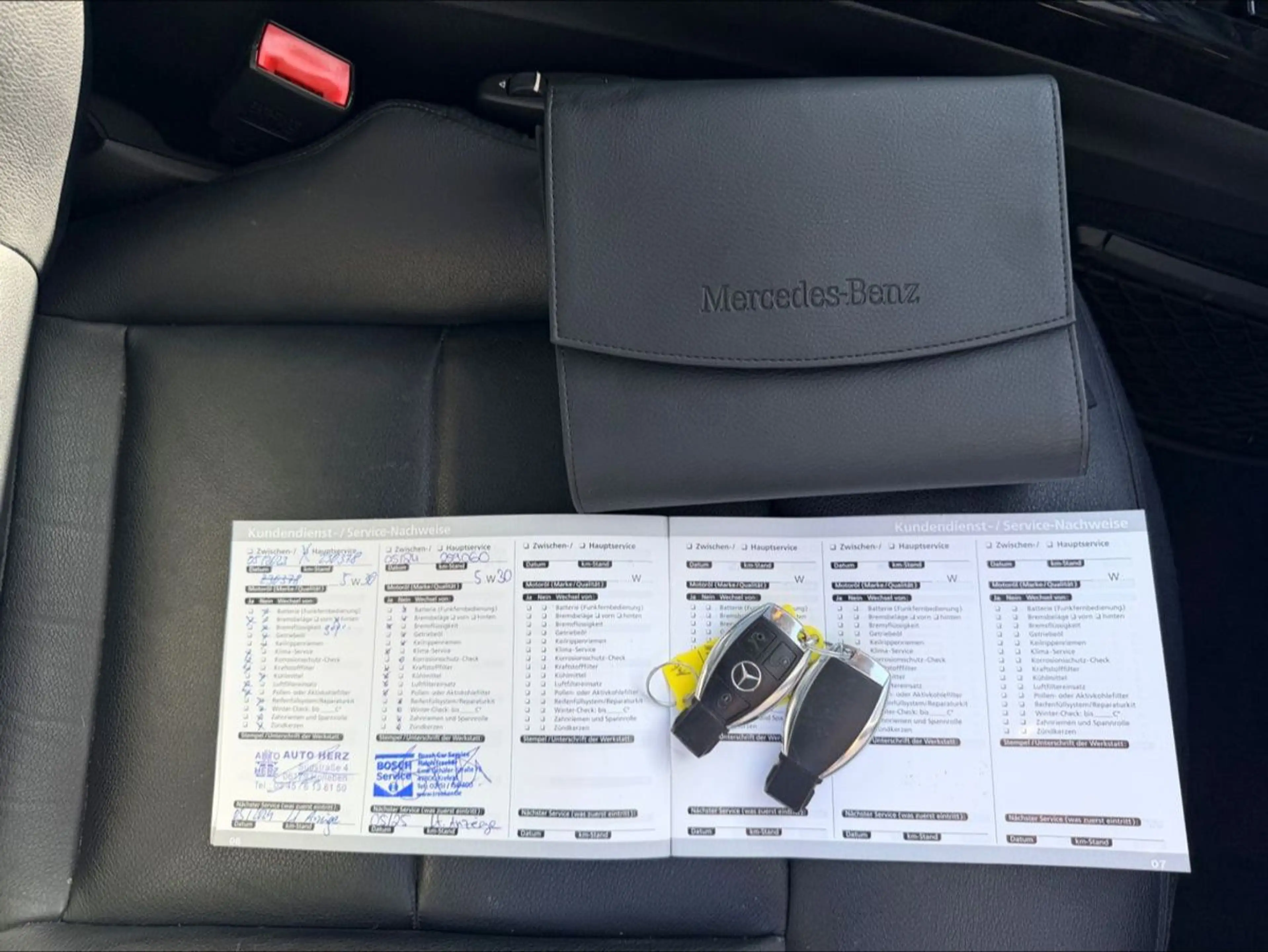 Mercedes-Benz E 300 CDI T BlueEfficiency Xenon Pano Navi Lede — photo 25
