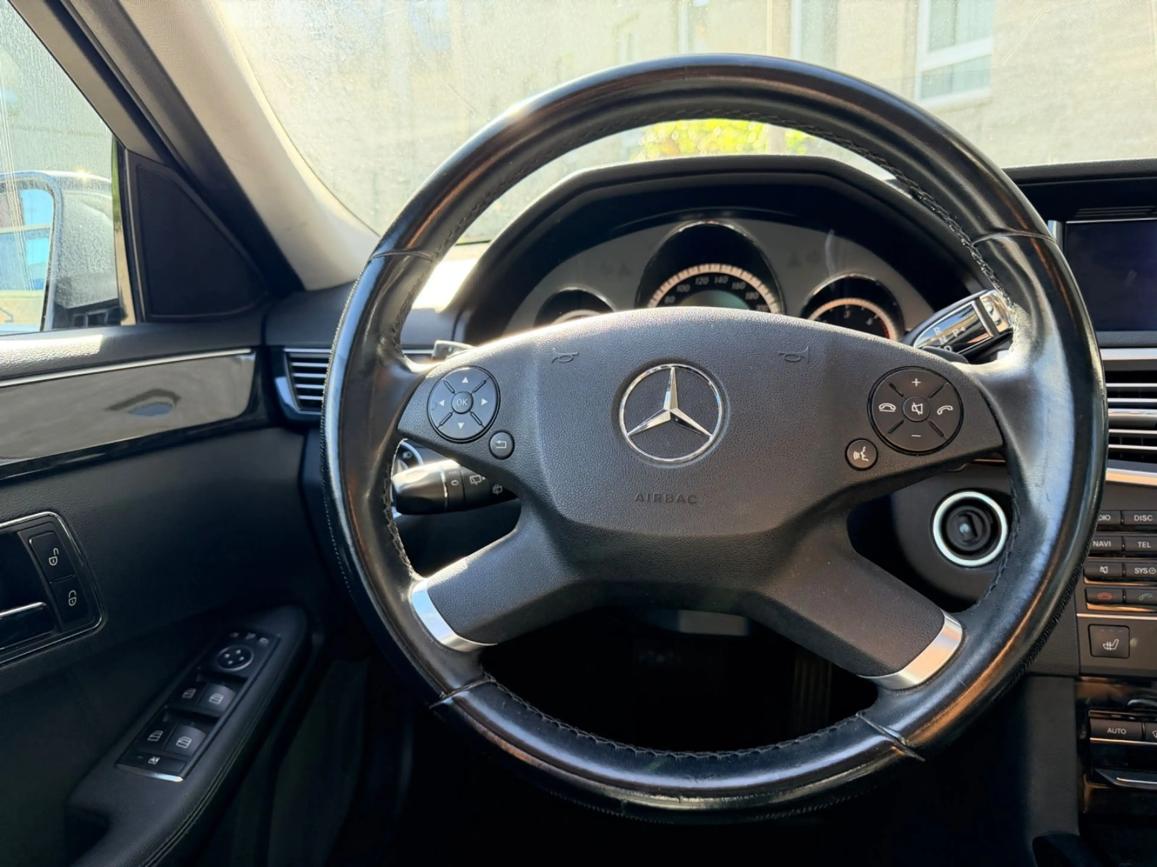Mercedes-Benz E 300 CDI T BlueEfficiency Xenon Pano Navi Lede — photo 27