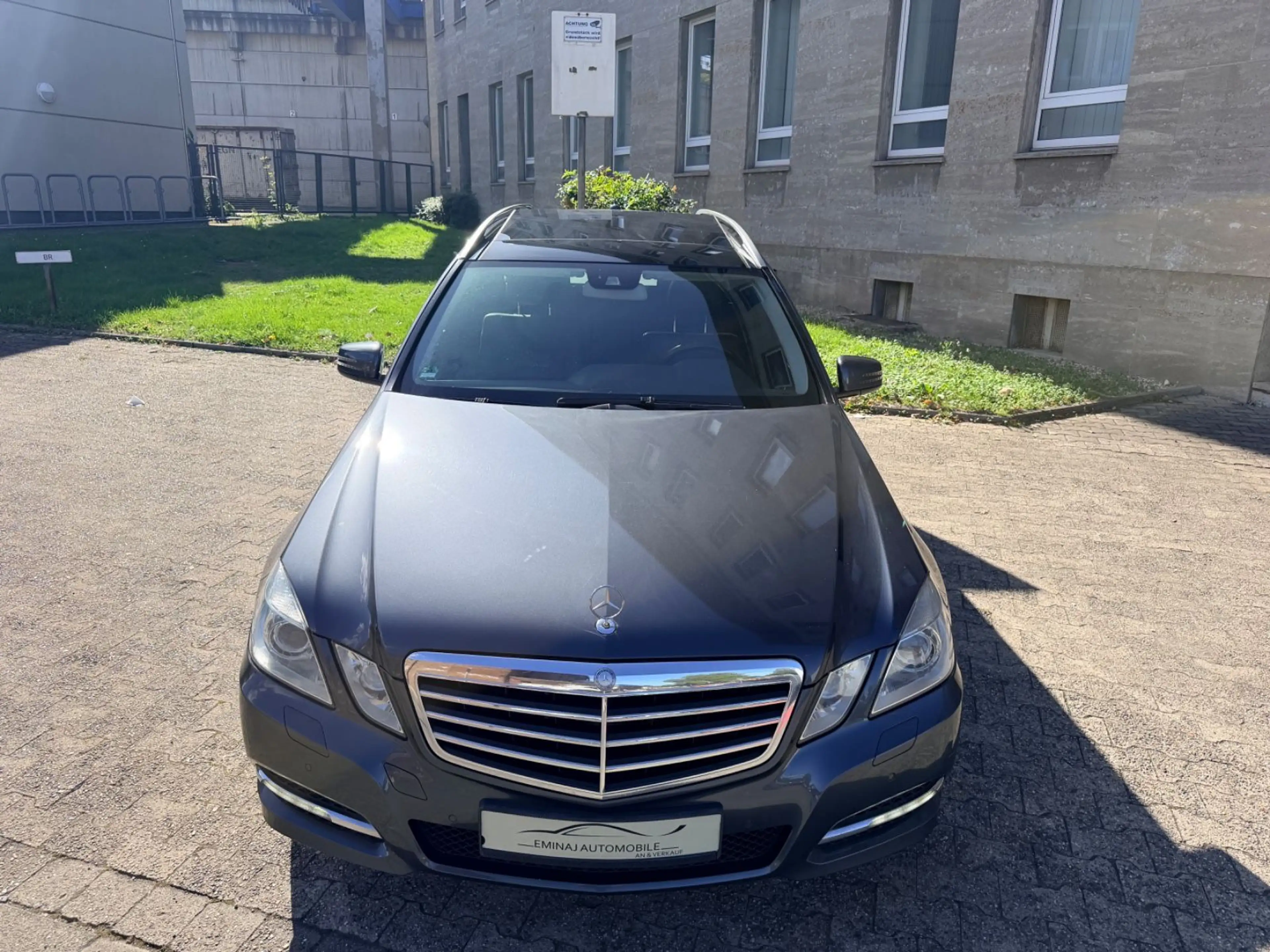 Mercedes-Benz E 300 CDI T BlueEfficiency Xenon Pano Navi Lede — photo 2