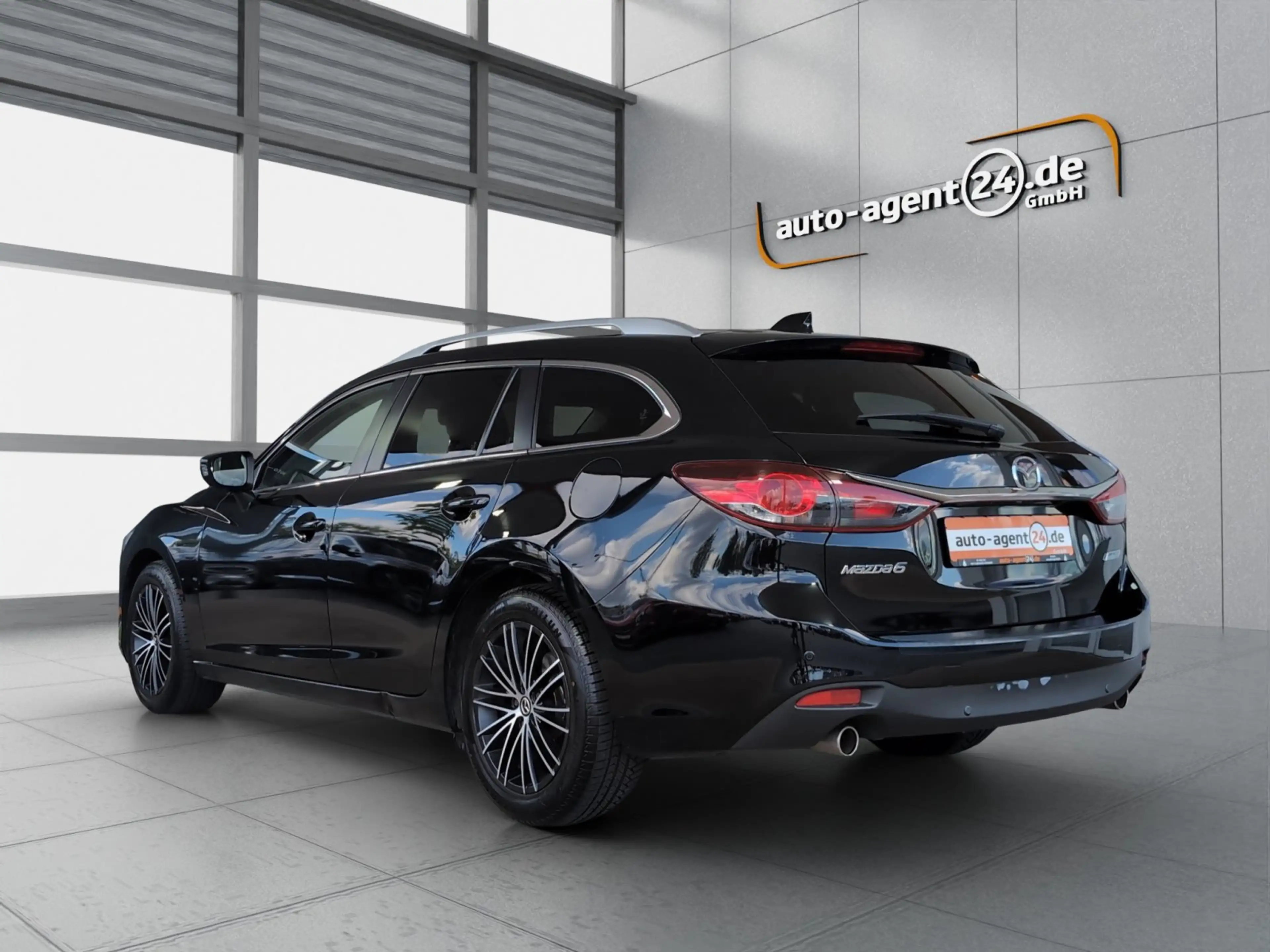 Mazda 6 2.2 CD Skyactiv-D Center Line/2.Hd/Navi/RVM — photo 3