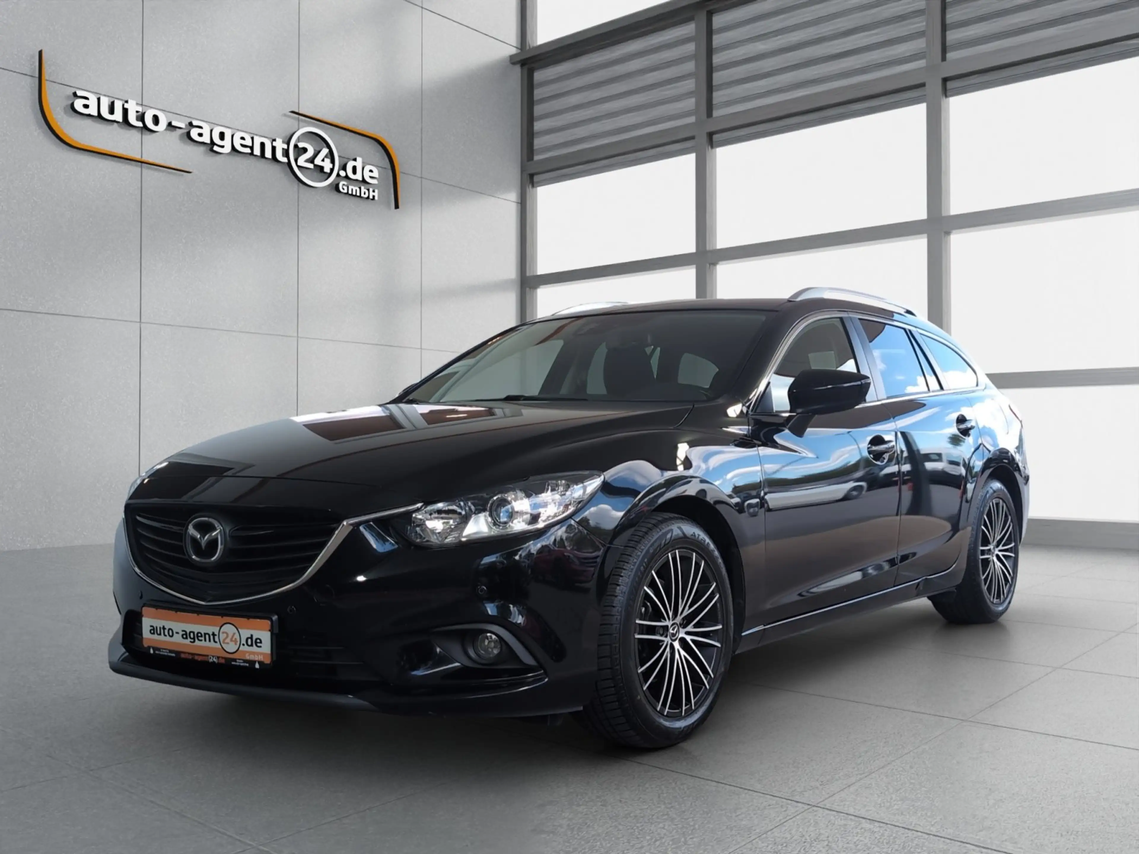 Mazda 6 2.2 CD Skyactiv-D Center Line/2.Hd/Navi/RVM — photo 2