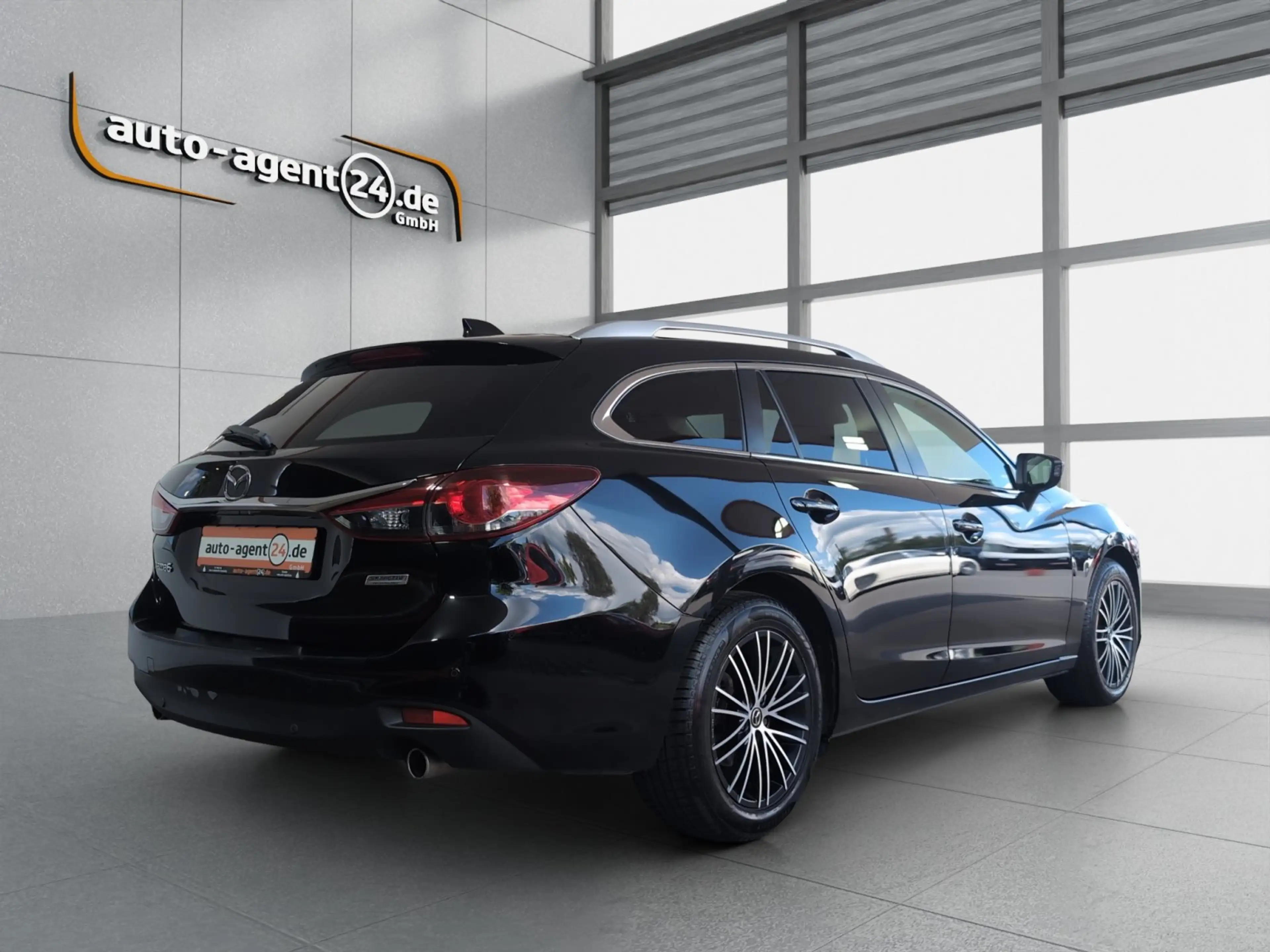 Mazda 6 2.2 CD Skyactiv-D Center Line/2.Hd/Navi/RVM — photo 4
