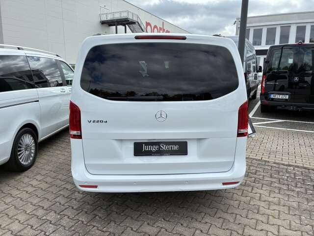 Mercedes-Benz V 220