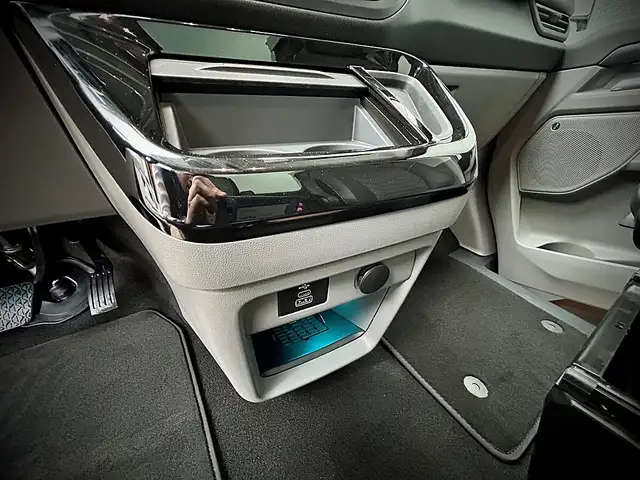 Ford Tourneo Custom Titanium X 2,5L P-HEV 340L1 233PS Aut. - LEASIN... Ansicht 11