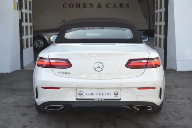 Mercedes-Benz E view 11