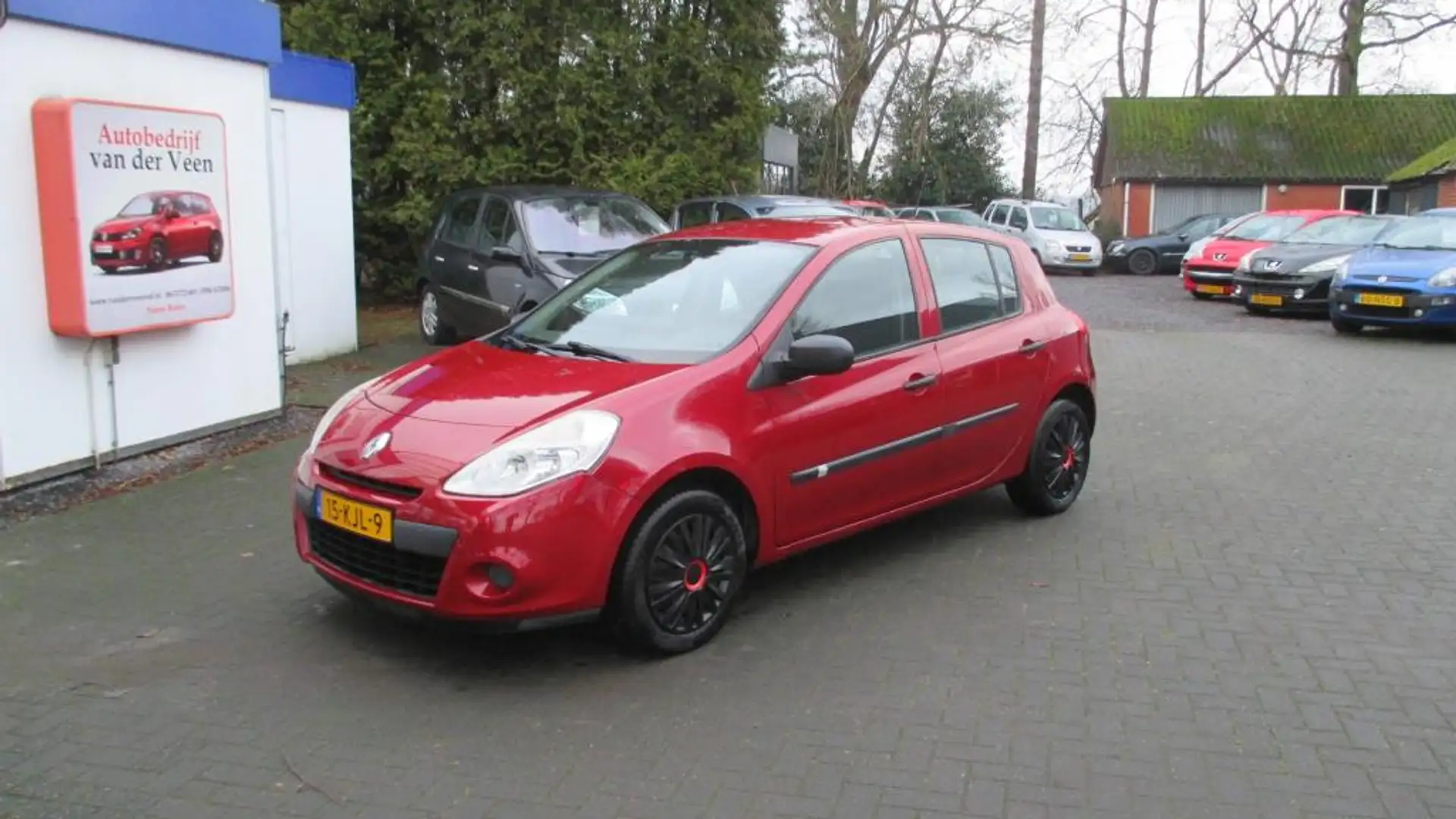 Renault Clio 1.2 TCe Special Line Rouge - 1