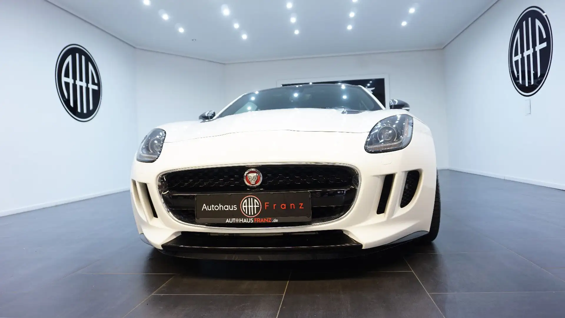 Jaguar F-Type 5.0 L V8 R Kompressor AWD Auto*Pano* Weiß - 2