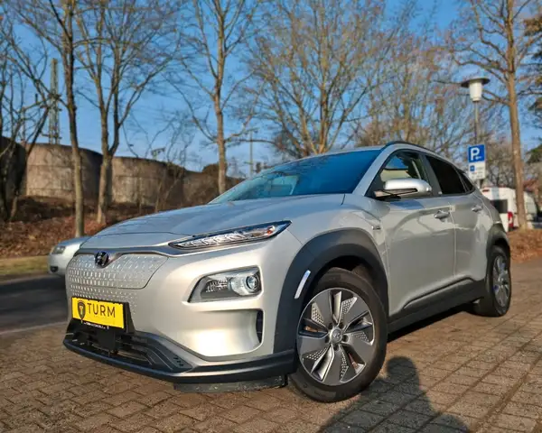 Hyundai Kona Style Elektro 64kWh|SOH96%|Wärmepumpe|11KW