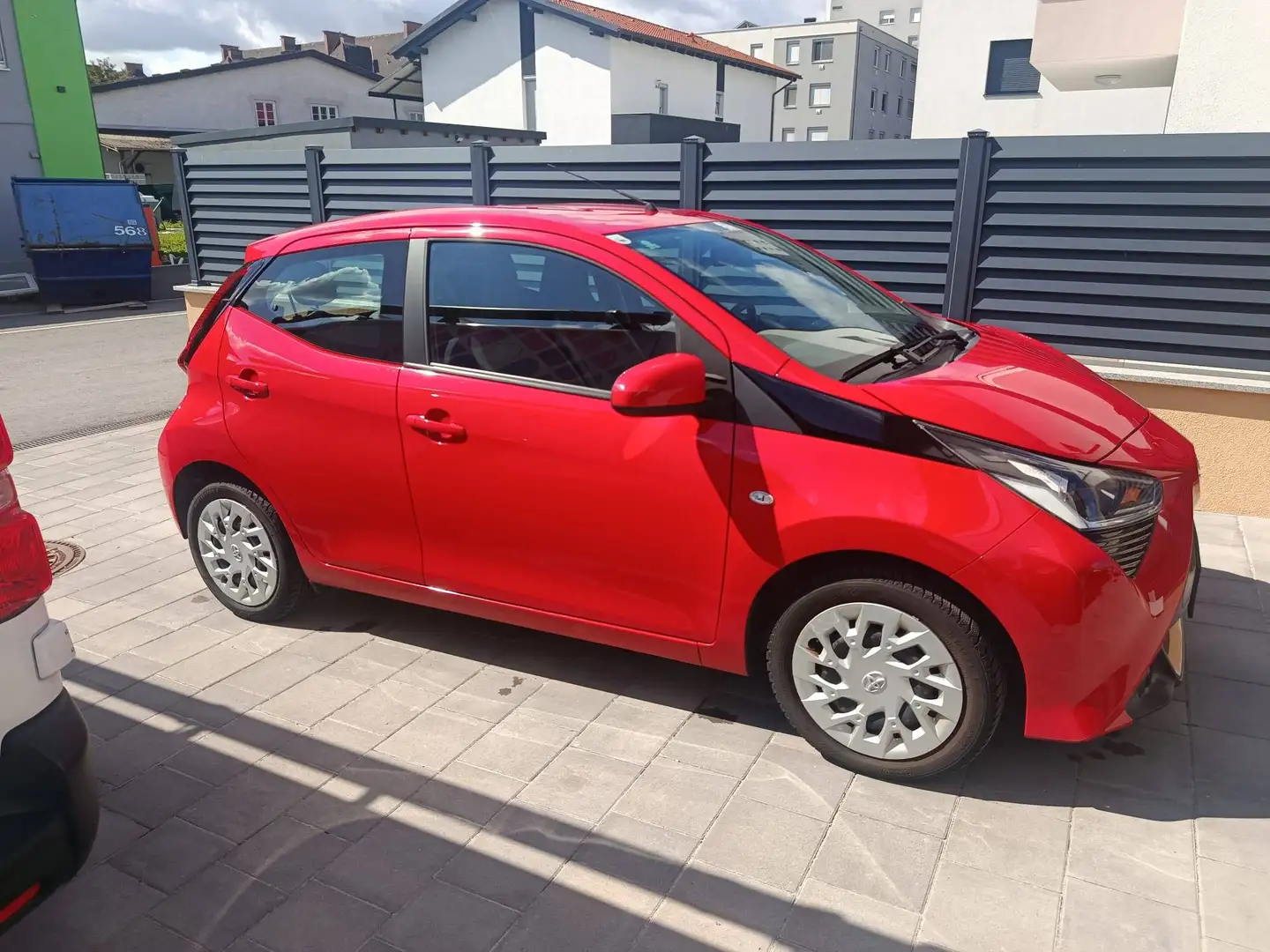 Toyota Aygo Aygo 1,0 VVT-i x-play x-play Rot - 1
