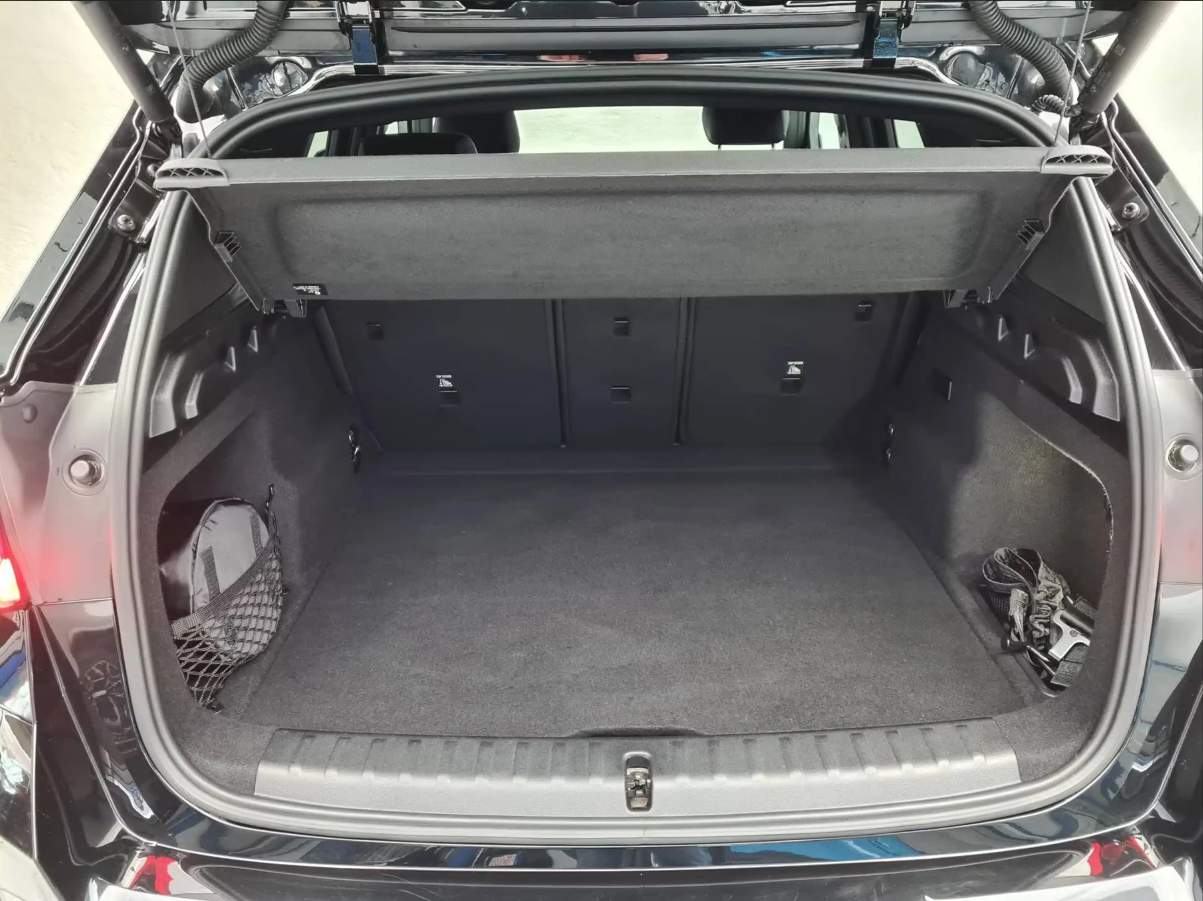 BMW X1 xDrive 30 e M Sport — photo 14