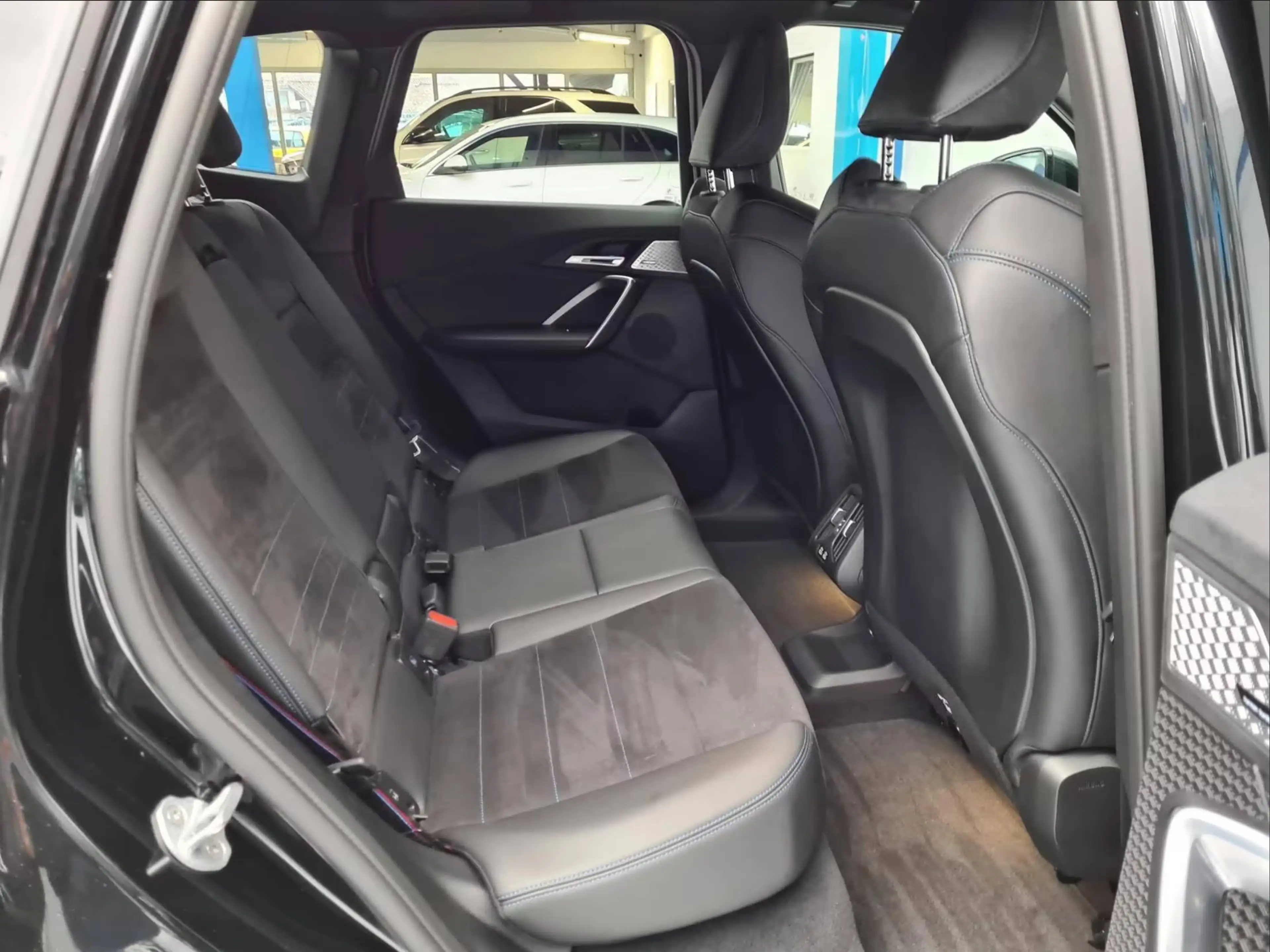 BMW X1 xDrive 30 e M Sport — photo 15