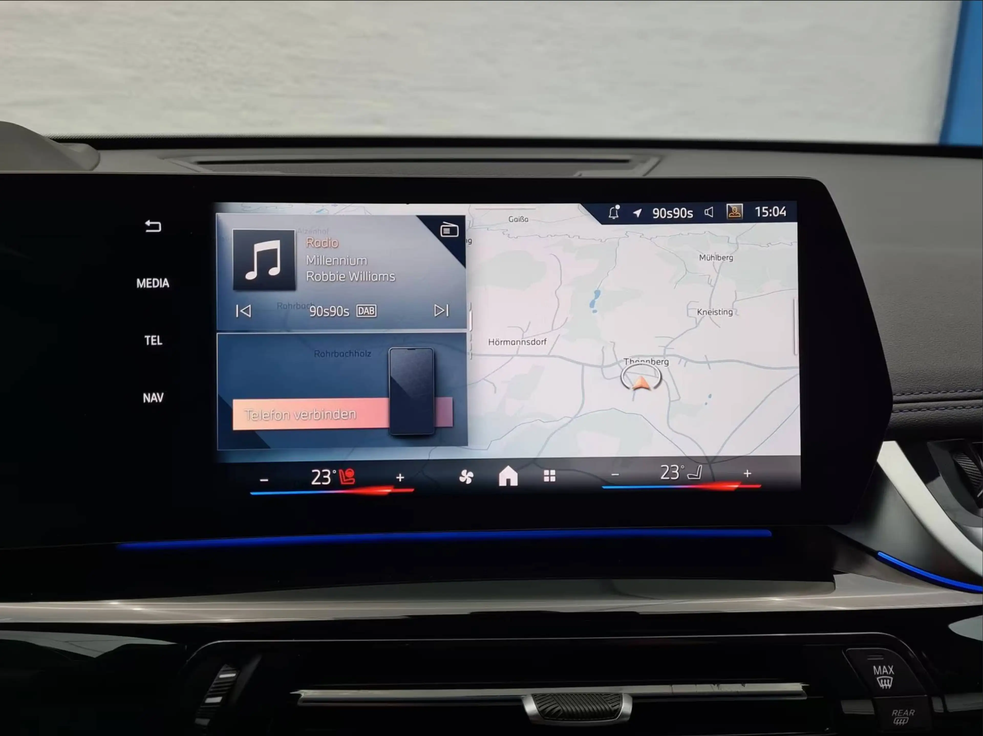 BMW X1 xDrive 30 e M Sport — photo 9