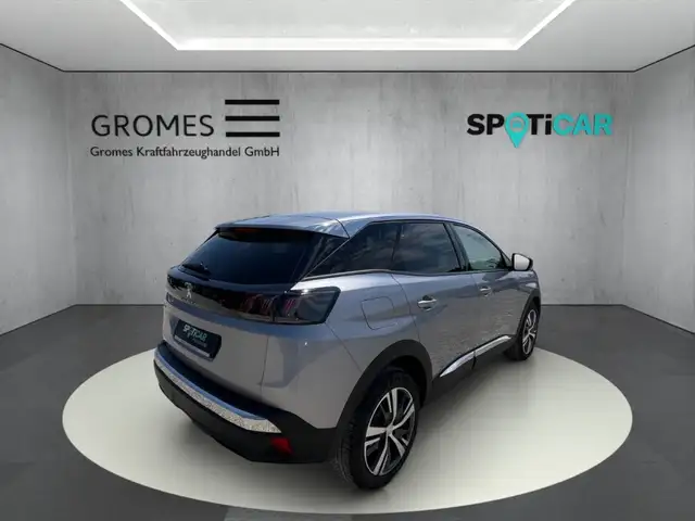 Peugeot 3008 view 3