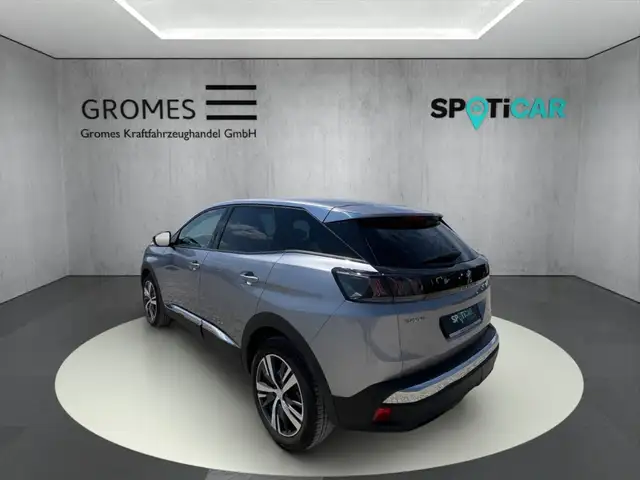 Peugeot 3008 view 5