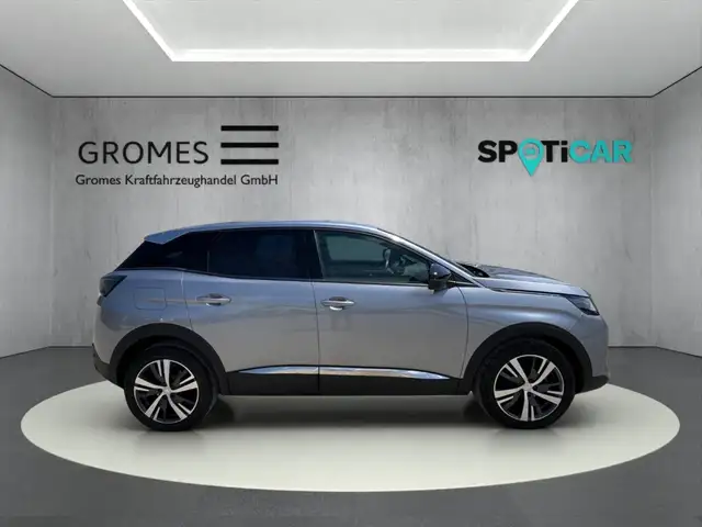 Peugeot 3008 view 2