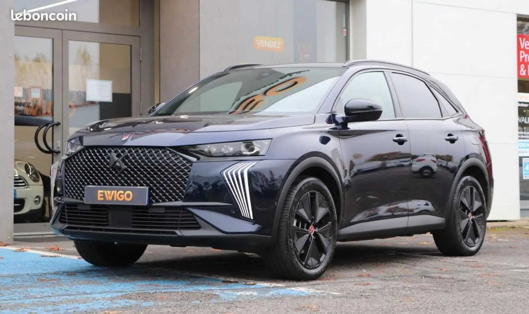 DS Automobiles DS 7 Crossback E-TENSE 300ch PERFOMMANCE-LINE 4X4 EAT BVA TOIT OUVRANT Noir - 1