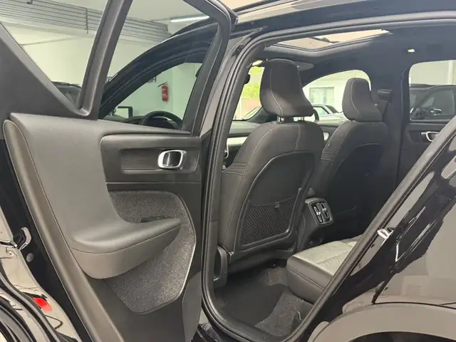 Volvo XC40 view 7