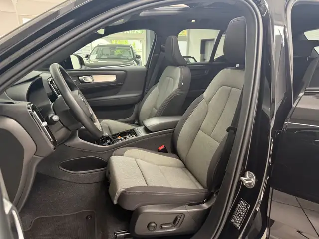 Volvo XC40 view 13