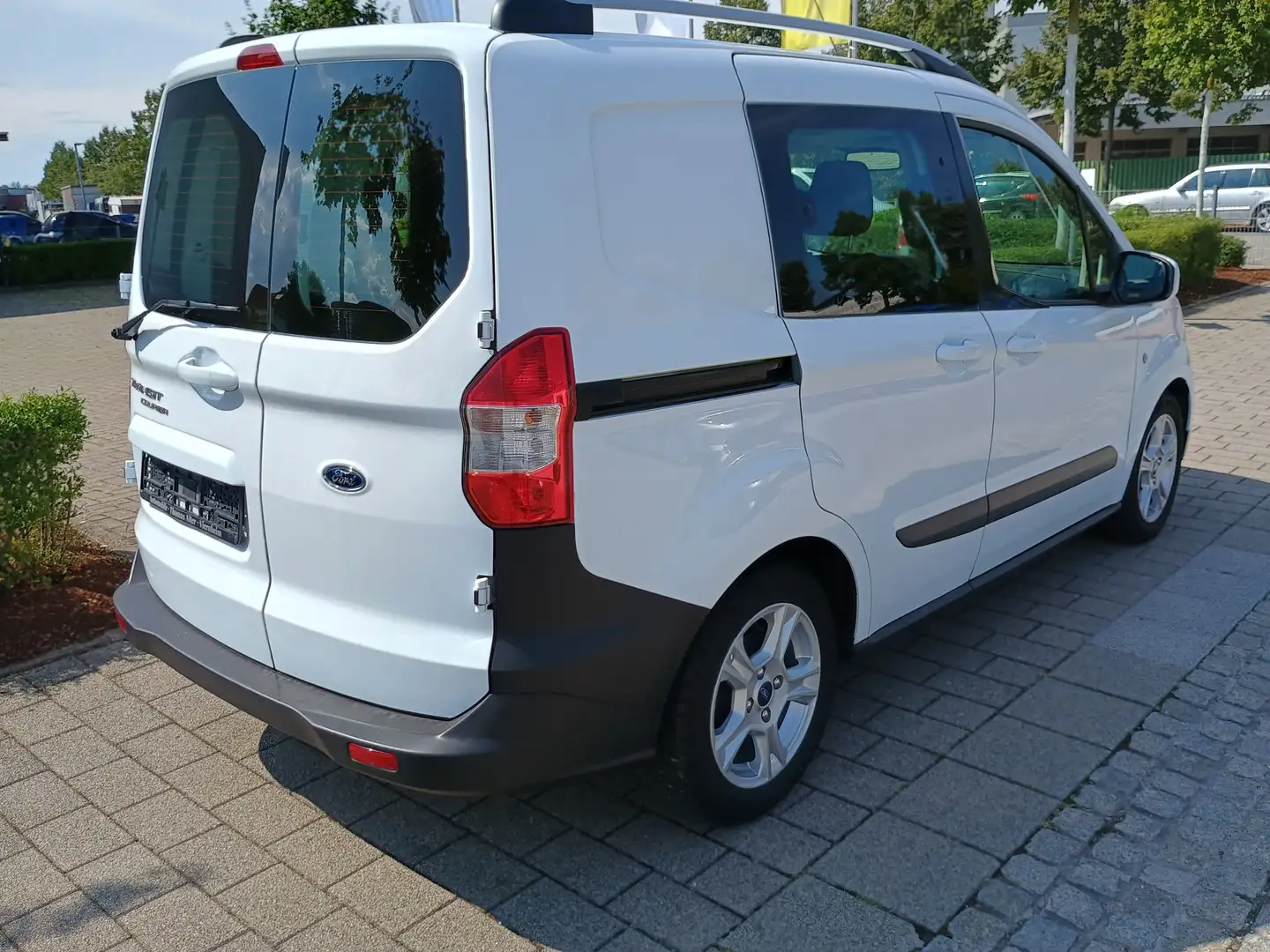 Ford Transit Courier 1.0 100 PS EcoBoost S 12 Tkm/Klimaaut/Rückf-Ka Alb - 2