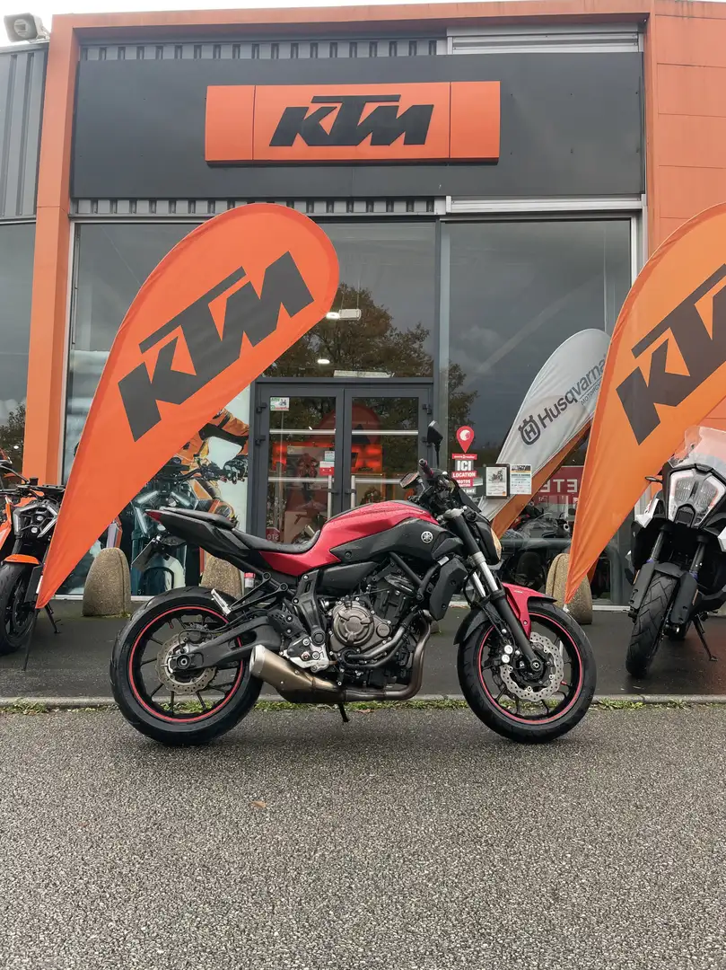 Yamaha MT-07 Rouge - 1