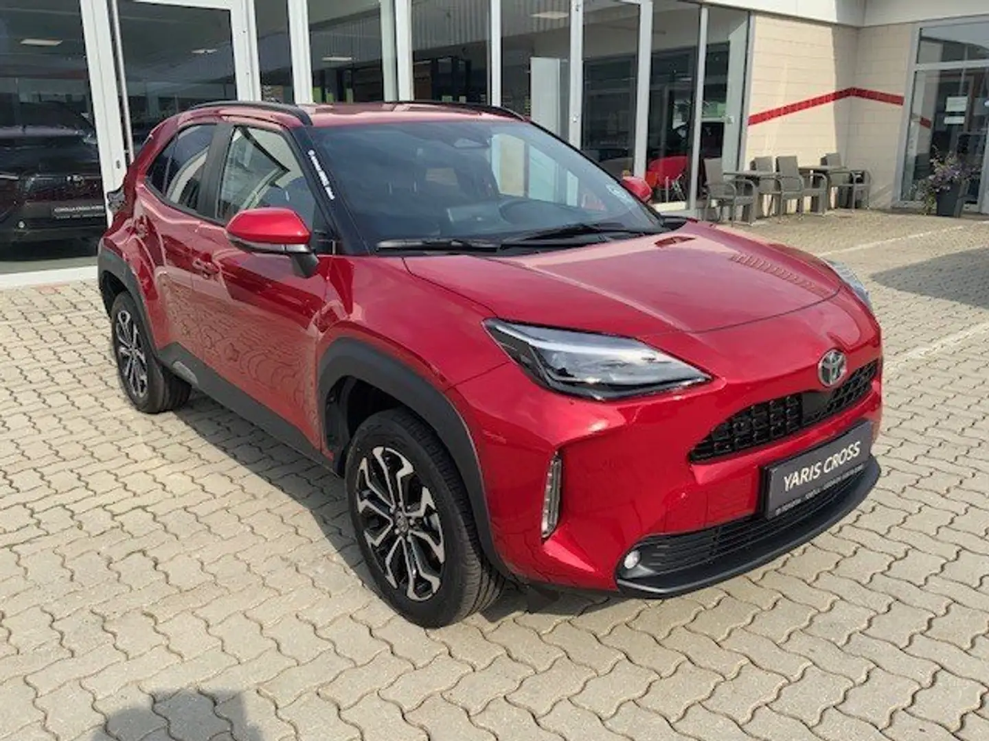 Toyota Yaris Cross 1,5 Hybrid FWD Active Drive Safety Paket kostenlos Rot - 1