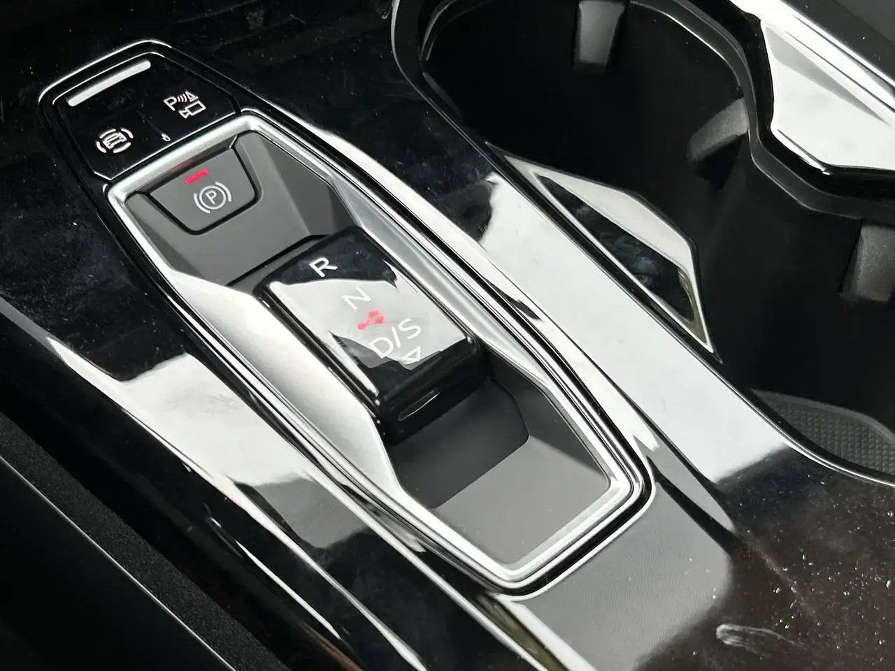 Audi SQ5 снимка Audi SQ5