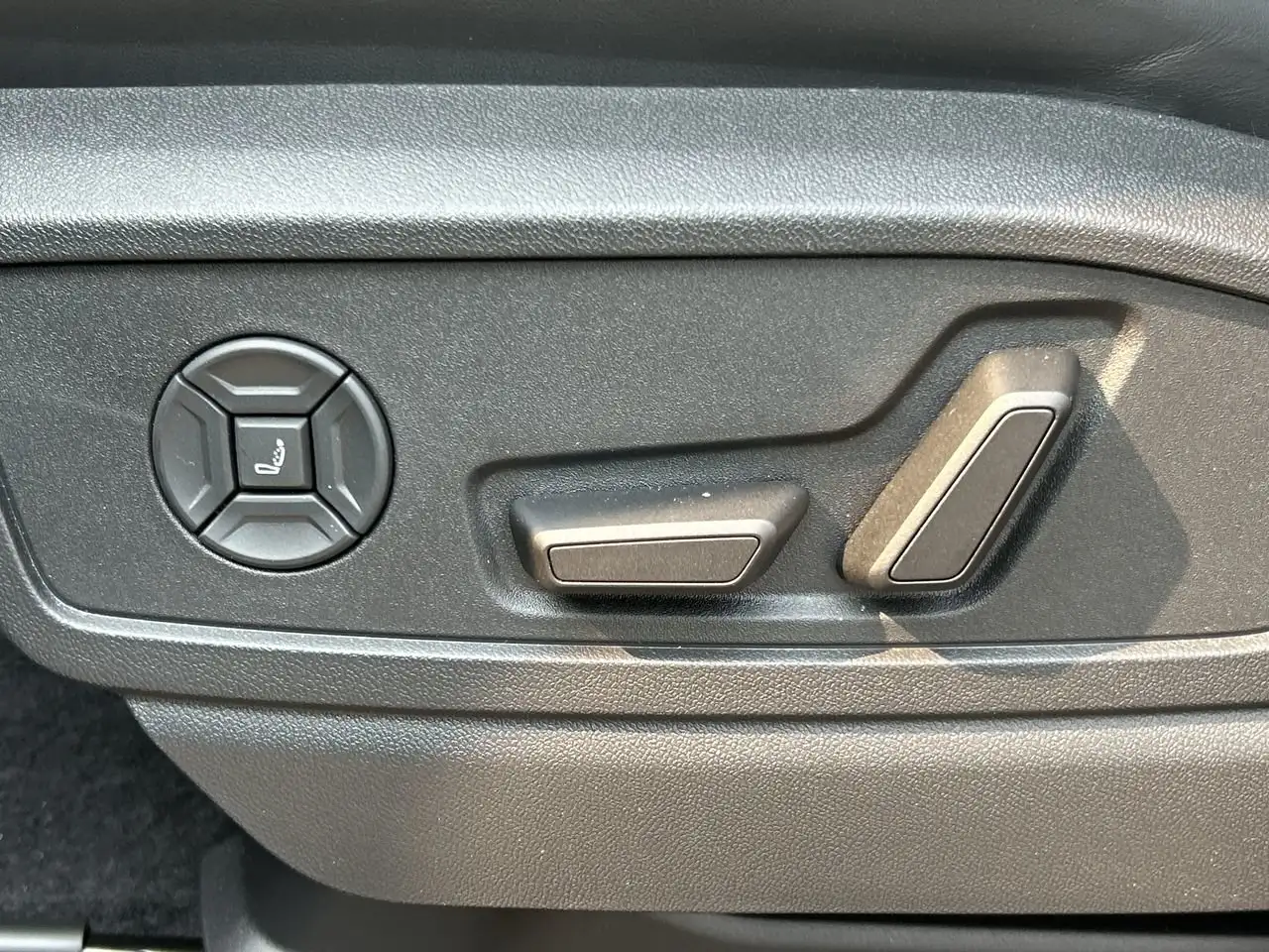 Audi SQ5 снимка Audi SQ5
