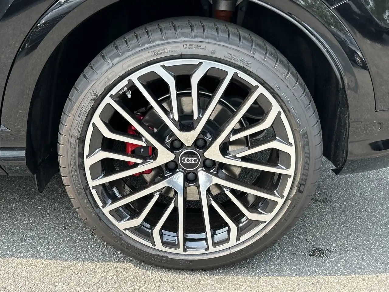 Audi SQ5 снимка Audi SQ5