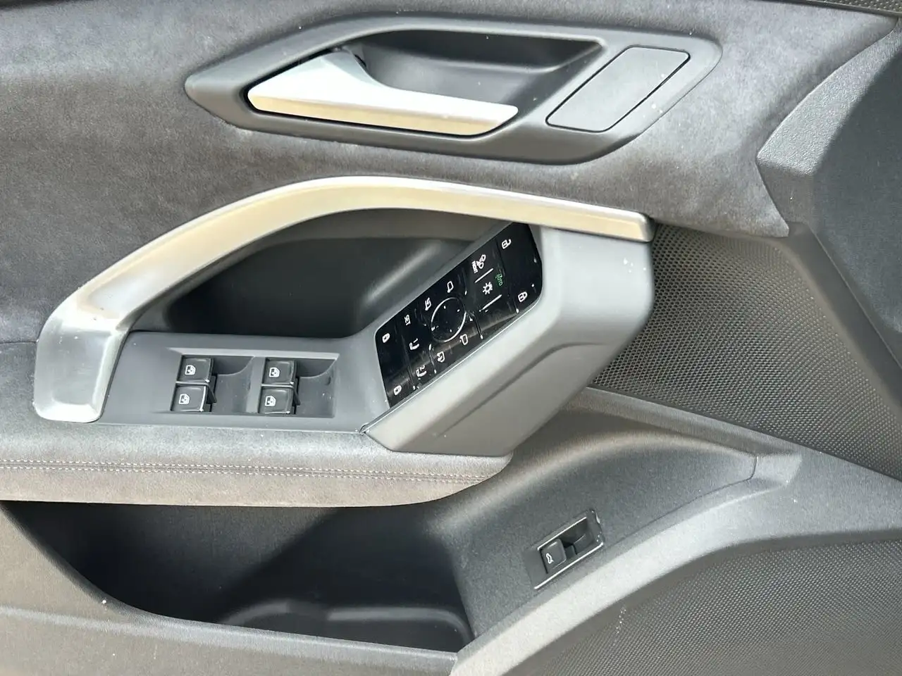 Audi SQ5 снимка Audi SQ5