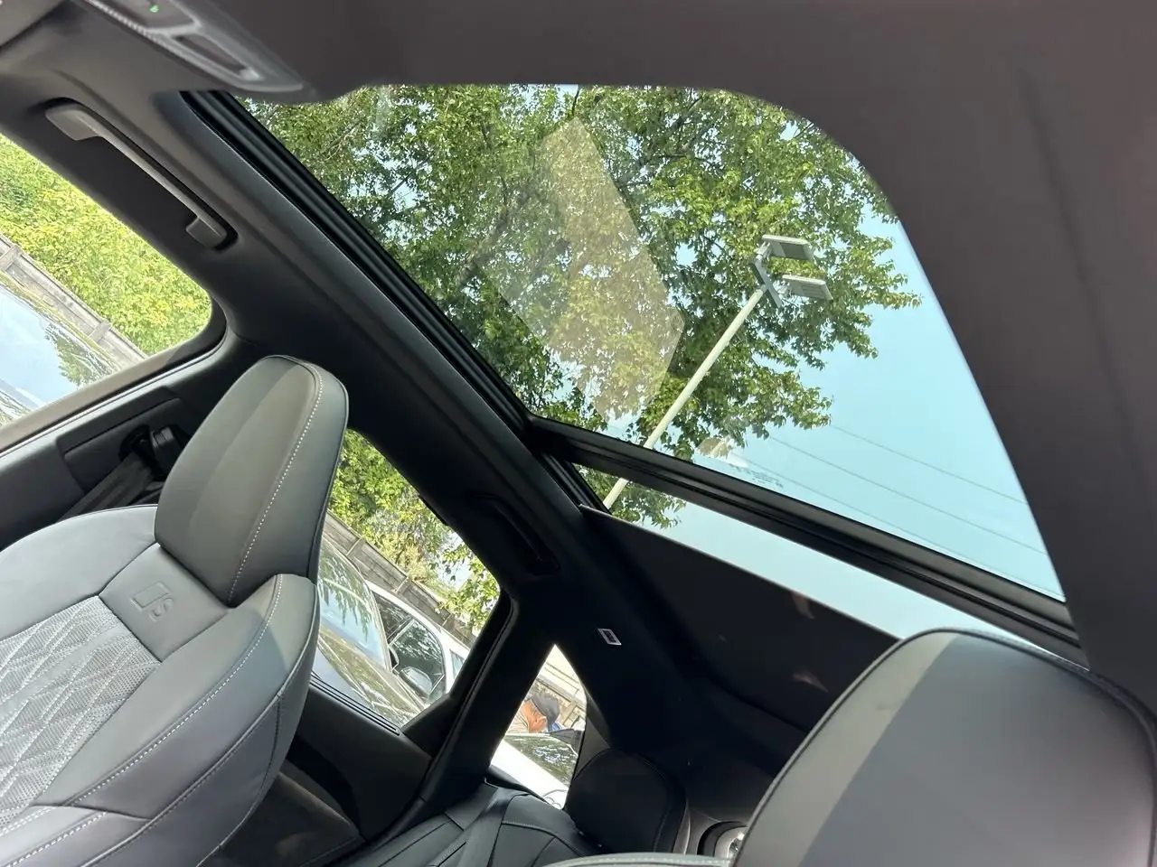 Audi SQ5 снимка Audi SQ5