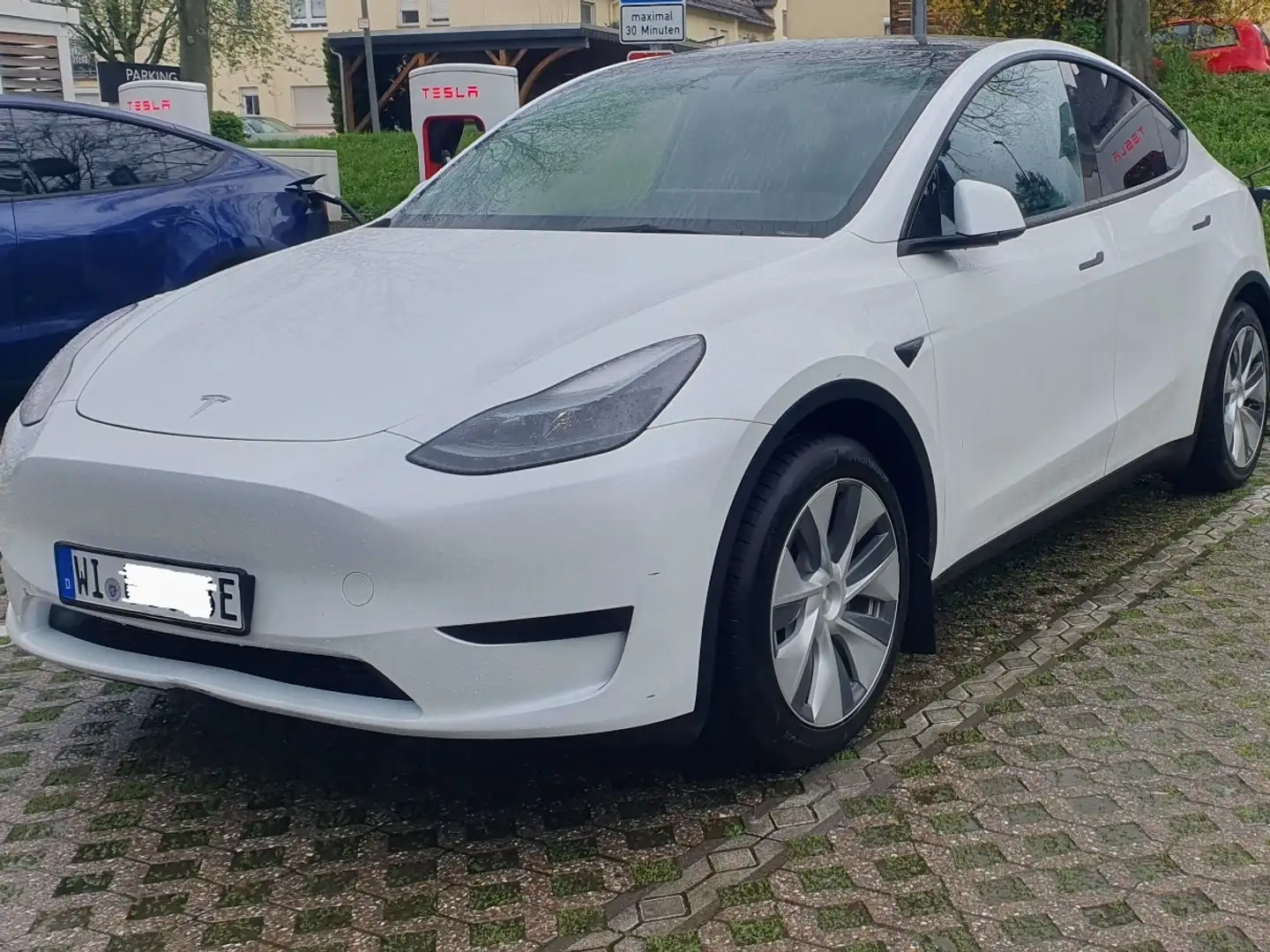 Tesla Model Y RWD, 7 Jahre restliche Garantie des Herstellers Alb - 1
