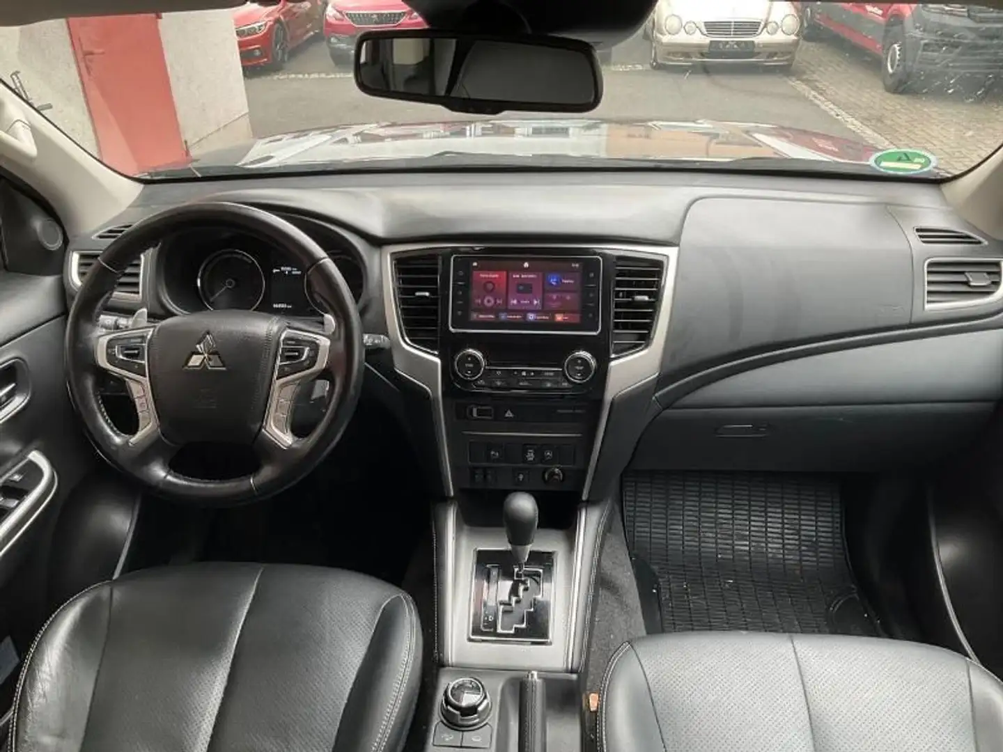 Mitsubishi L200 DoKa TOP FA-Paket 2.2 4WD Automatik Grau - 2