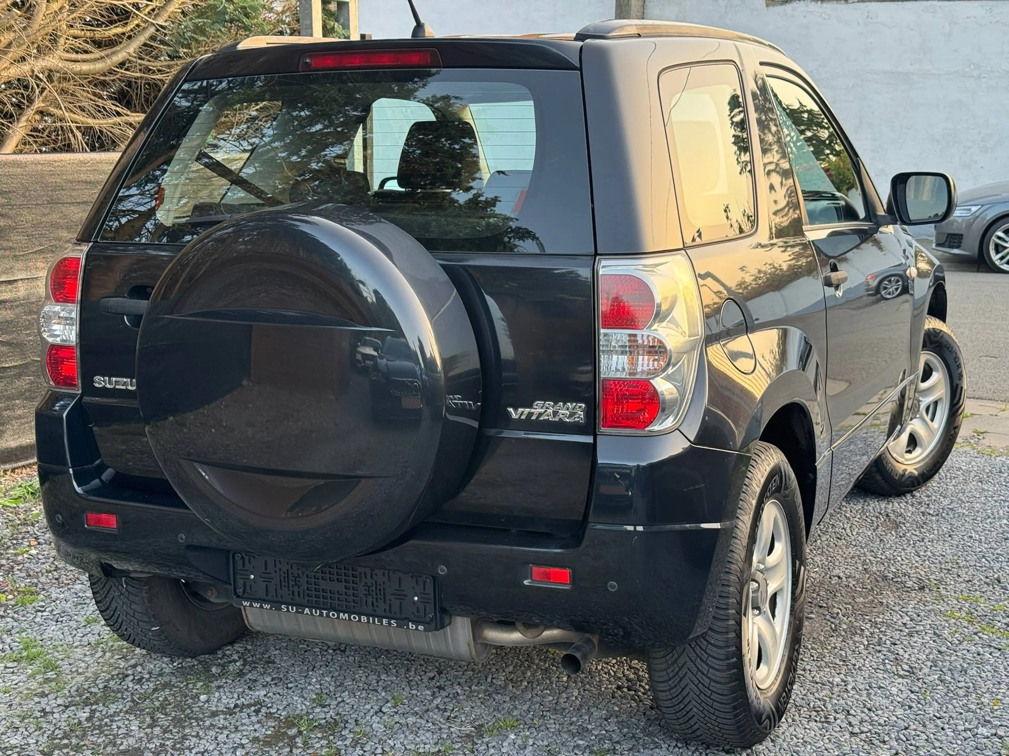 Suzuki Grand Vitara 1.6i 4WD Etat neuf/Clim/Jantes/Gar 12 Mois — photo 4