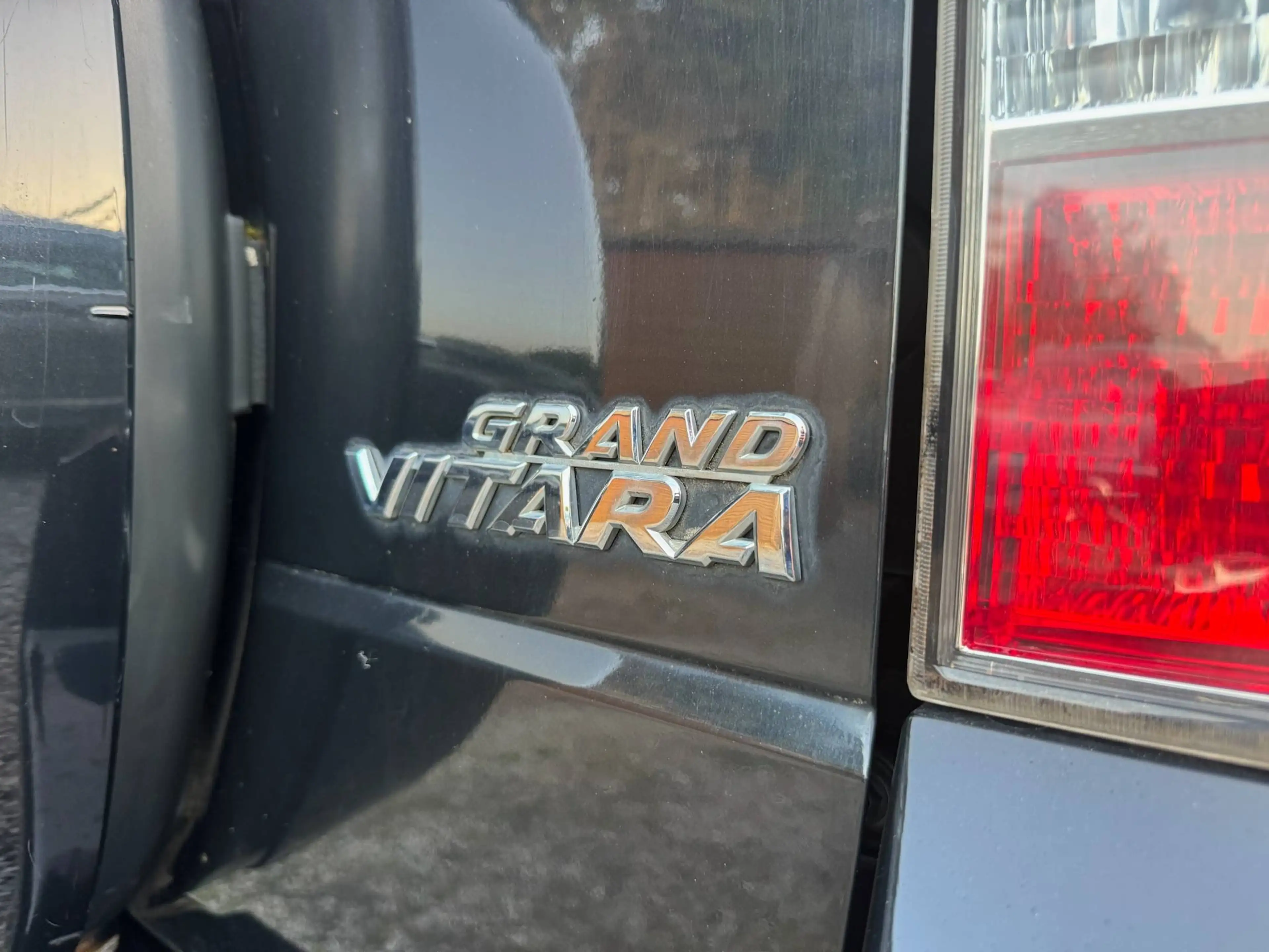 Suzuki Grand Vitara 1.6i 4WD Etat neuf/Clim/Jantes/Gar 12 Mois — photo 7