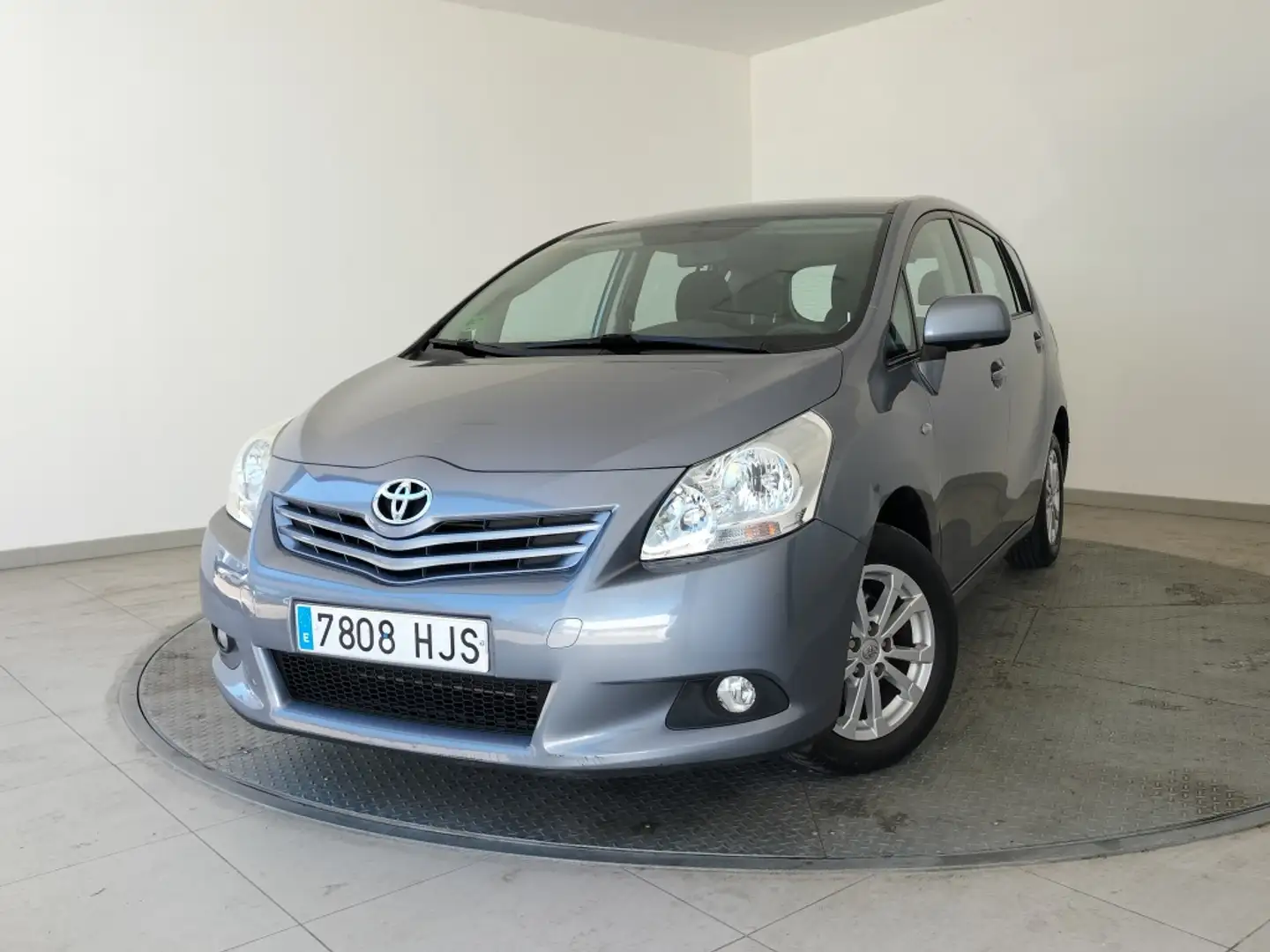Toyota Verso 1.6 Active 130 5pl. Gris - 1