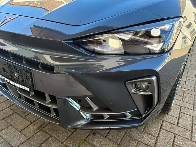 Cupra Leon view 6