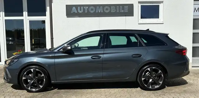 Cupra Leon view 3