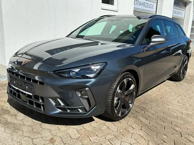 Cupra Leon view 2