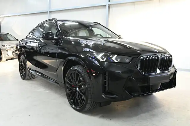 BMW X6 view 4