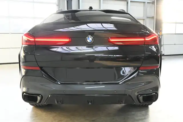 BMW X6 view 15