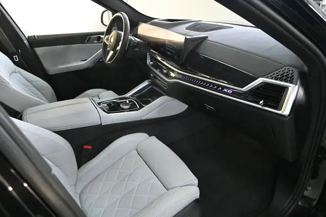 BMW X6 view 13