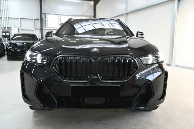 BMW X6 view 5